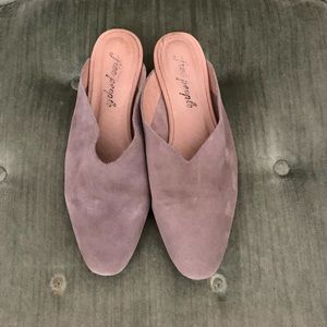 FREE PEOPLE SLIP ON SUEDE MULE